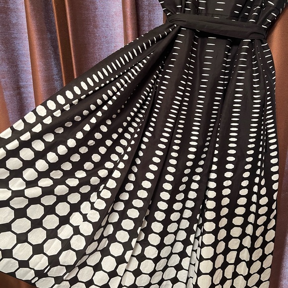 ANNE KLEIN NWT Black/White Sleeveless Fit And Flare Dot Print Dress Tie Waist - Picture 7 of 9